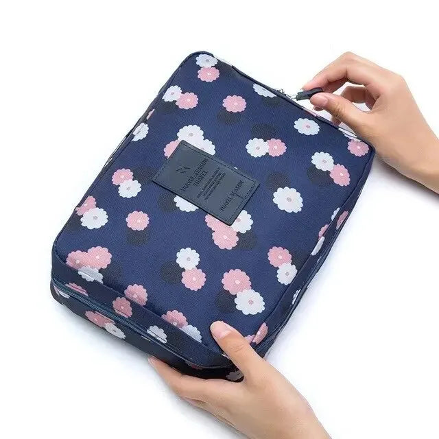 Portable Travel Makeup Bag - LuxeGlooms